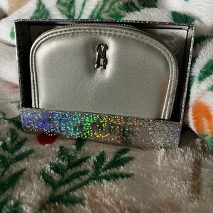 🛍️ Steve Madden Silver Wallet Sleek Modern Design